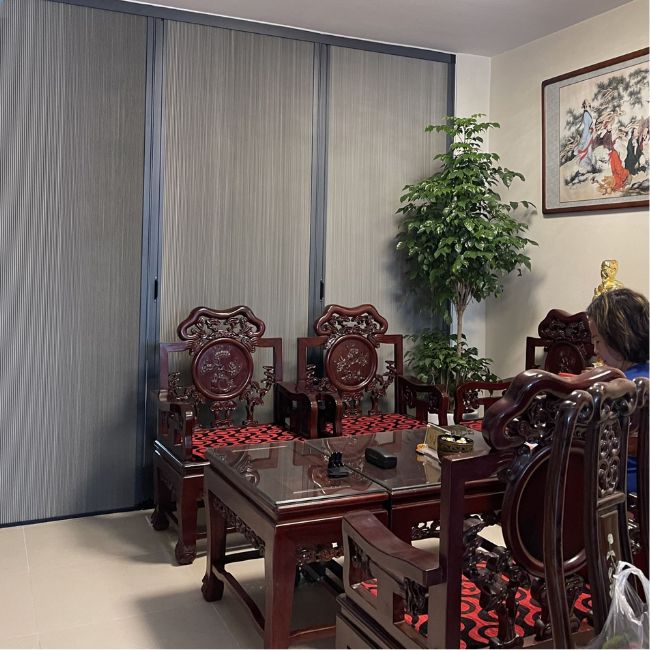 Làm Vách Rèm Tổ Ong Ngăn Phòng Khách và Phòng Thờ